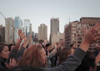 Lifting Holy Hands
