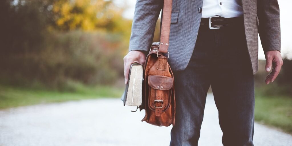 God's Fellow Workers I Daily Walk Devotion